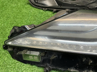 Стекло и корпус фары Toyota Camry xv70 (2017-2021)