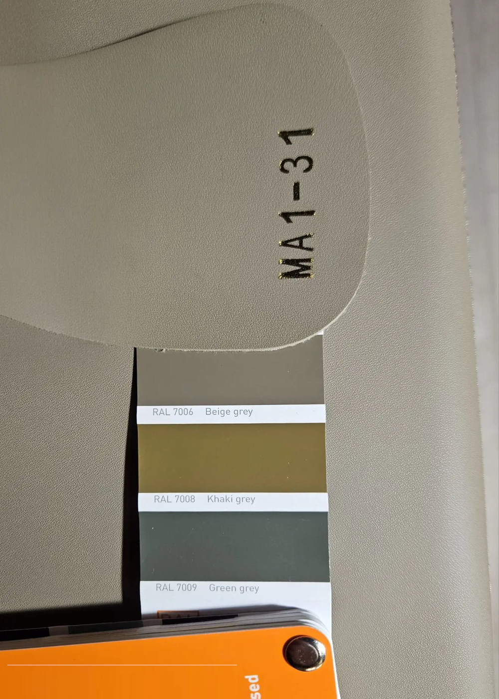 Стол письменный Scribe