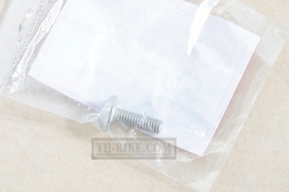 90132-KZZ-900. SCREW, PAN, 6X18