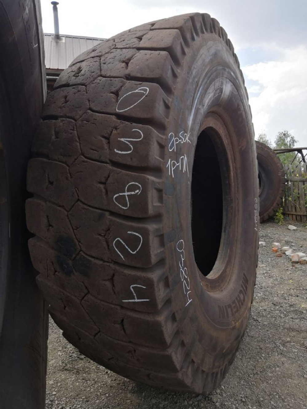 33.00R51 Michelin XDR3 шина б/у