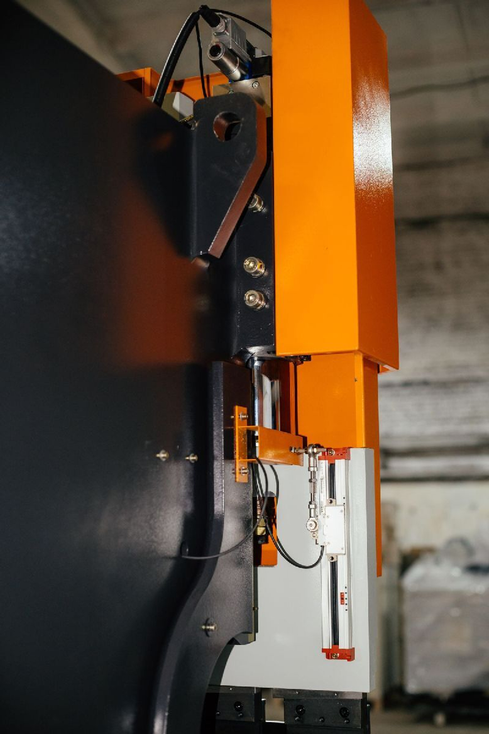 Гидравлический листогибочный пресс с ЧПУ B-Power P 40/2000