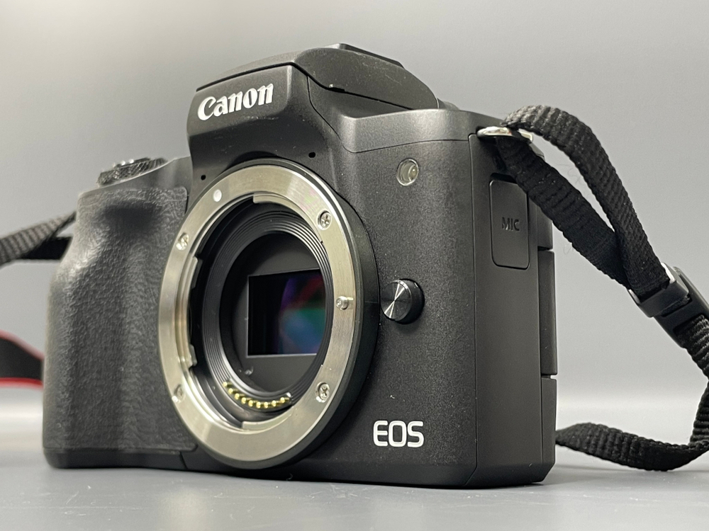 Canon EOS M50 Mark II + kit 15-45mm 1:3.5-6.3 IS STM 1.000 кадров