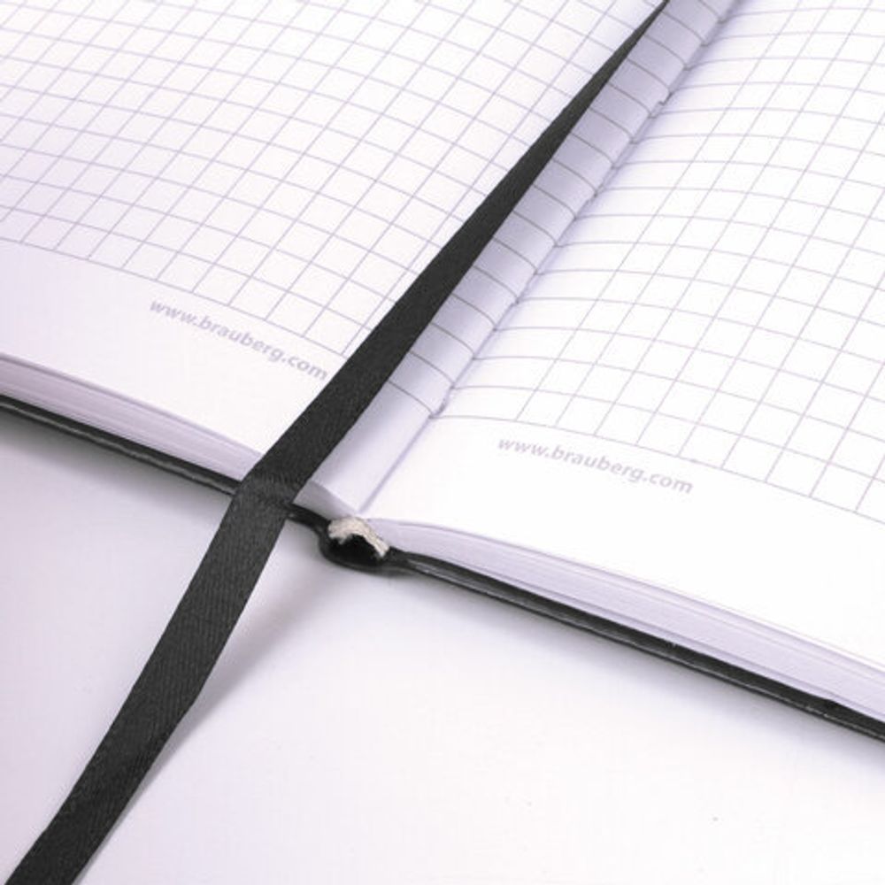 Тетрадь БОЛЬШОЙ ФОРМАТ (200x252 мм) В5, BRAUBERG "Metropolis Extra", под кожу, клетка, 80 л., черный, 111050