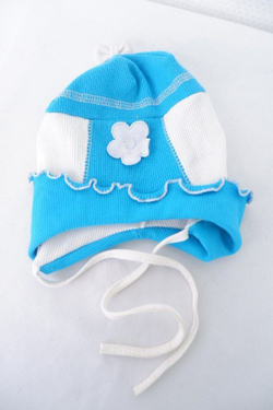 Шапка-чепчик красивая на 0-3 месяца