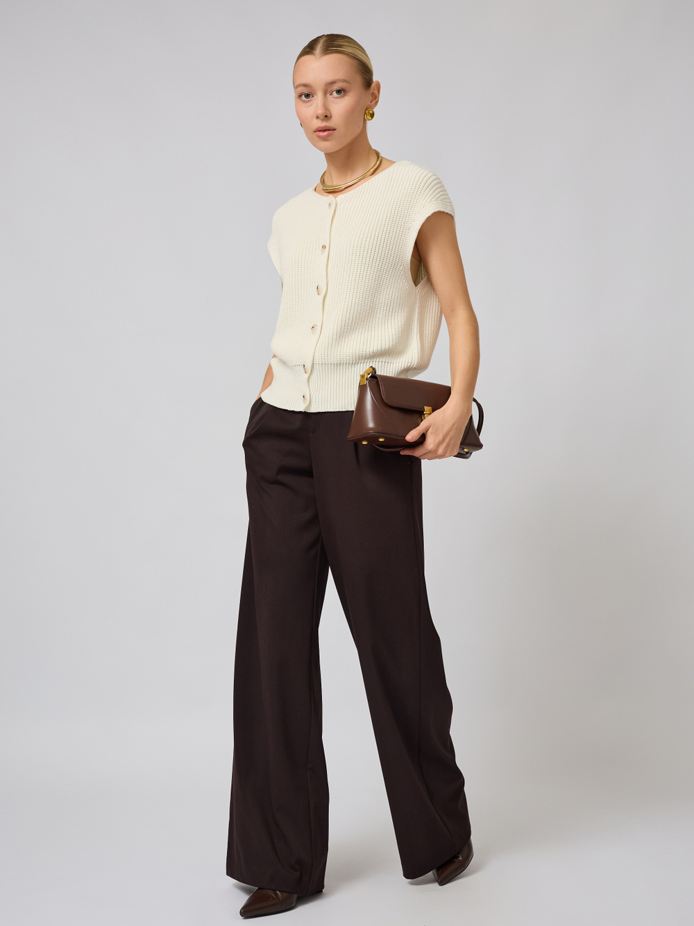 Жилет вязаный на пуговицах