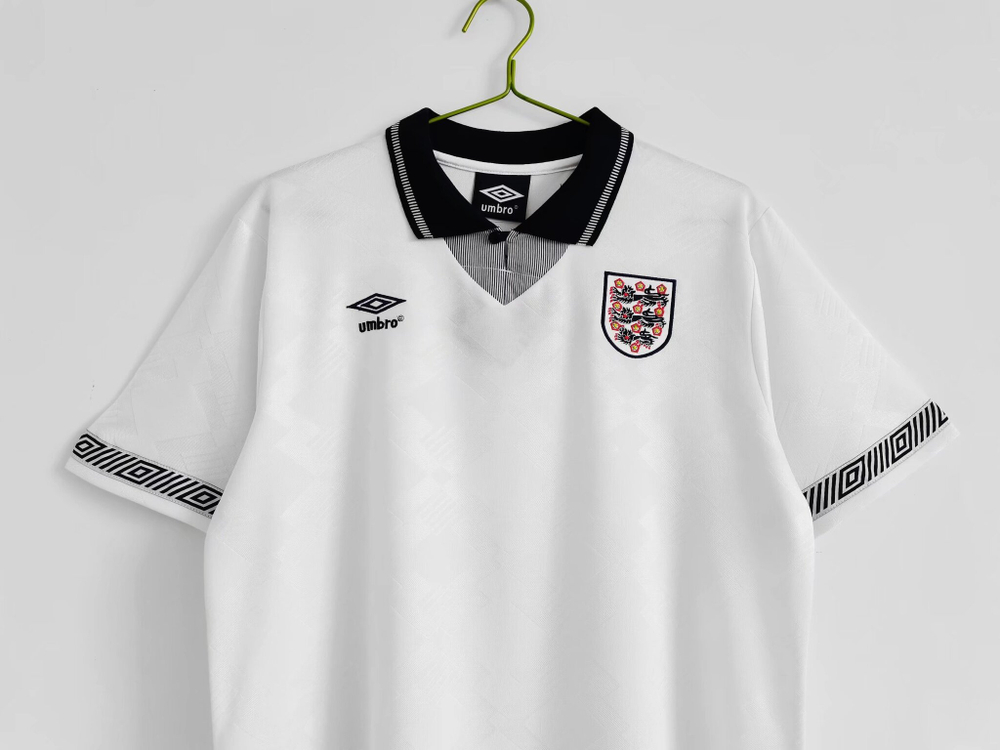Ретро-форма сборной Англии 1990