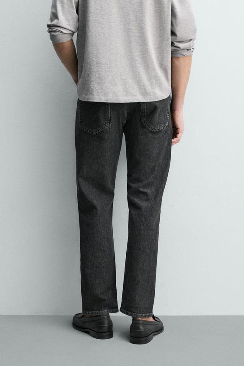 ZARA ДЖИНСЫ REGULAR FIT ОБЛЕГЧЕННЫЕ, УГОЛЬНЫЙ