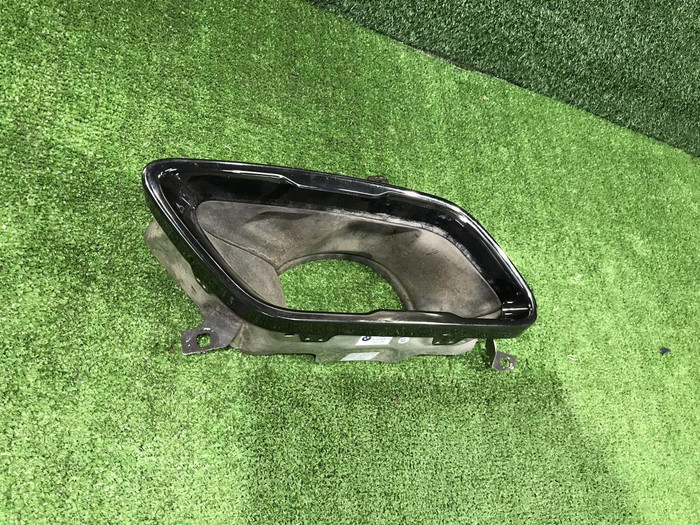 Насадка глушителя правая BMW 8er G14 (2018-2022)