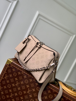Louis Vuitton Hand It All PM