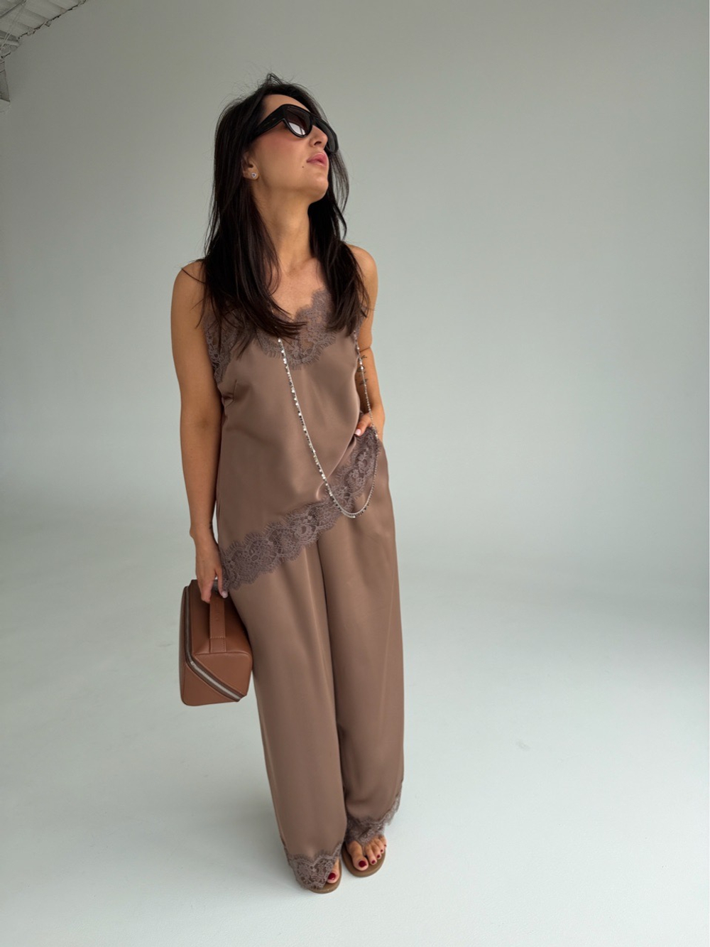 Топ шелковый с кружевом шоколадный