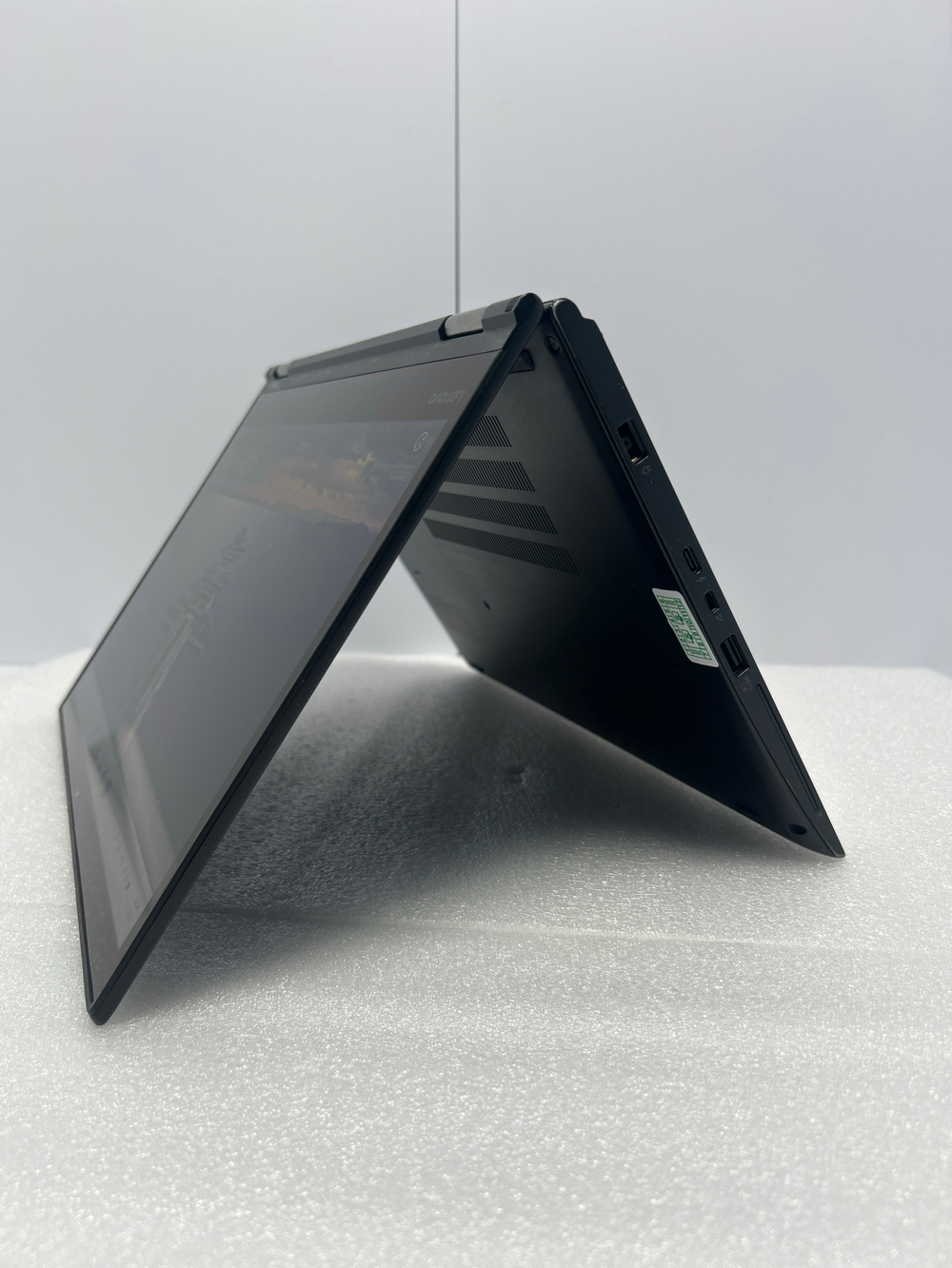 Ноутбук-трансформер Lenovo ThinkPad Yoga 370 (20JJS0RM0B)13.3"/Intel Core i7-7600U/RAM 8GB/SSD 512GB/Intel UHD Graphics 620/1920х1080/IPS/Windows 11/Подсветка кл-ры: LED/Чёрный. Состояние: Уценка/нет стилуса