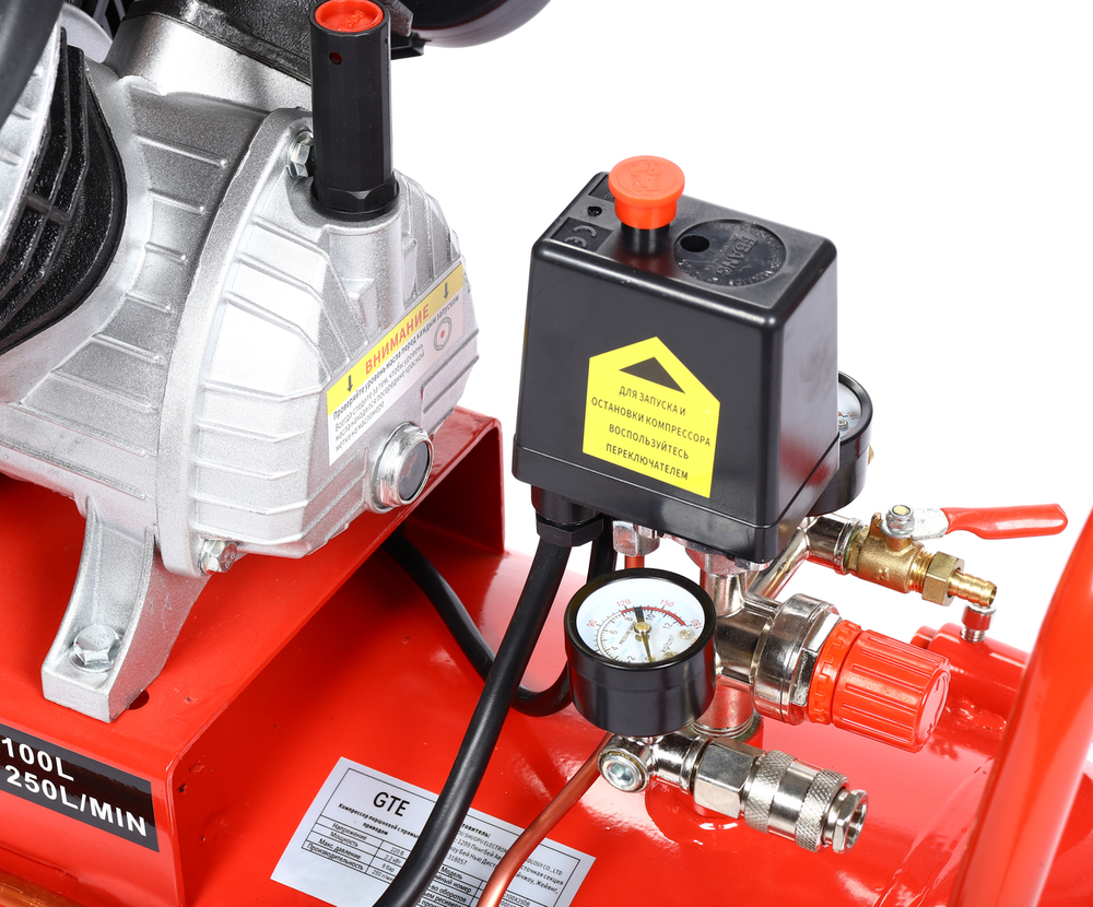 Компрессор поршневой с прямым приводом 220В 250л/мин. ресивер-100л V-образный GTE