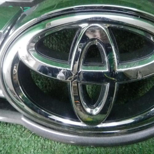 Решетка радиатора Toyota Camry xv50 (2014-2017)