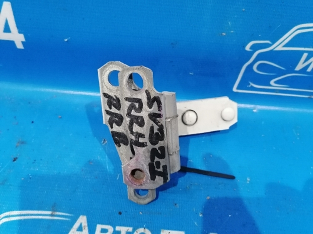 Петля двери задней правой TOYOTA CAMRY 1993