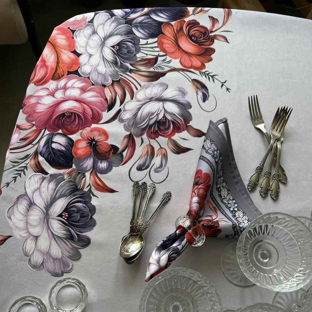 Набор скатерть 130х180 см с салфетками в подарочной упаковке