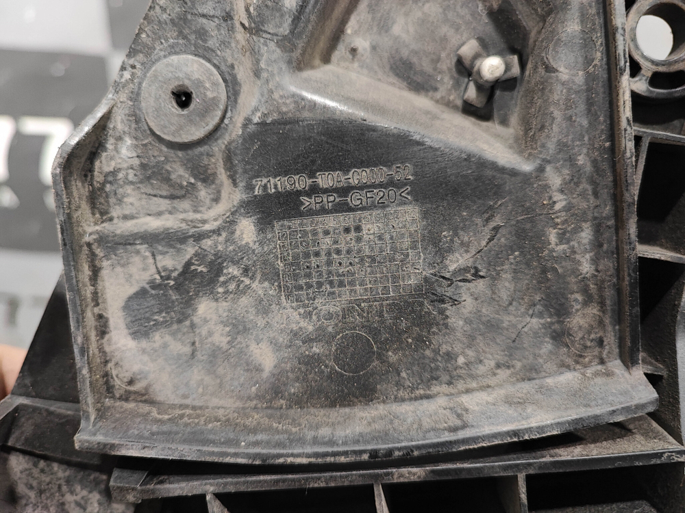 Кронштейн фары левой Honda CR-V 4 (RE, RM) 12-18 Б/У Оригинал 71190TFAT00