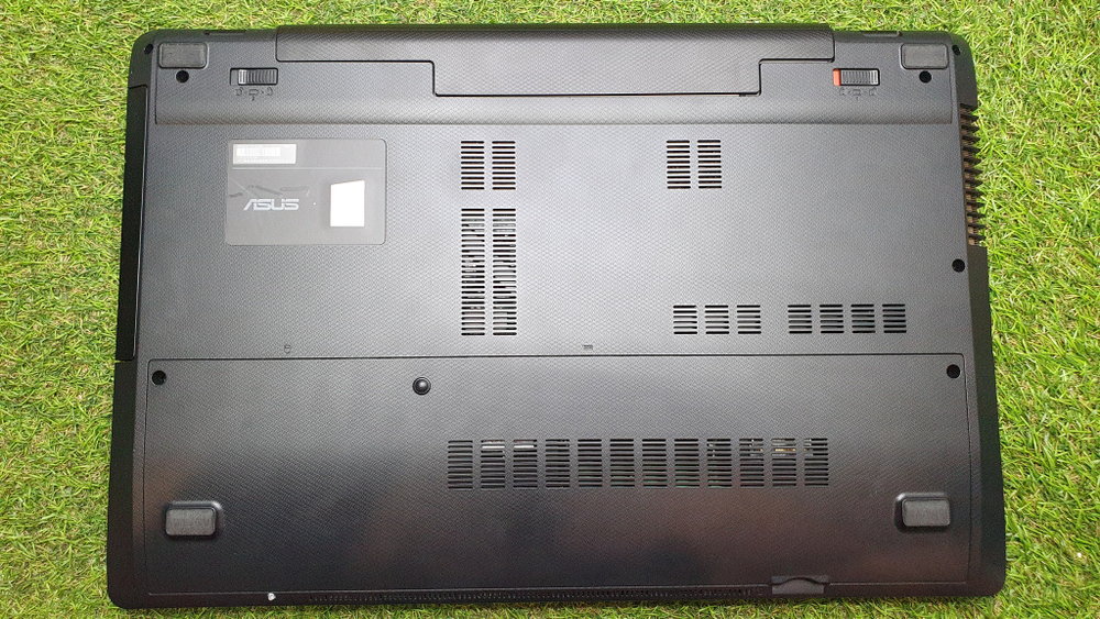 Ноутбук Asus Pentium /4Gb/GT 720M 2Gb