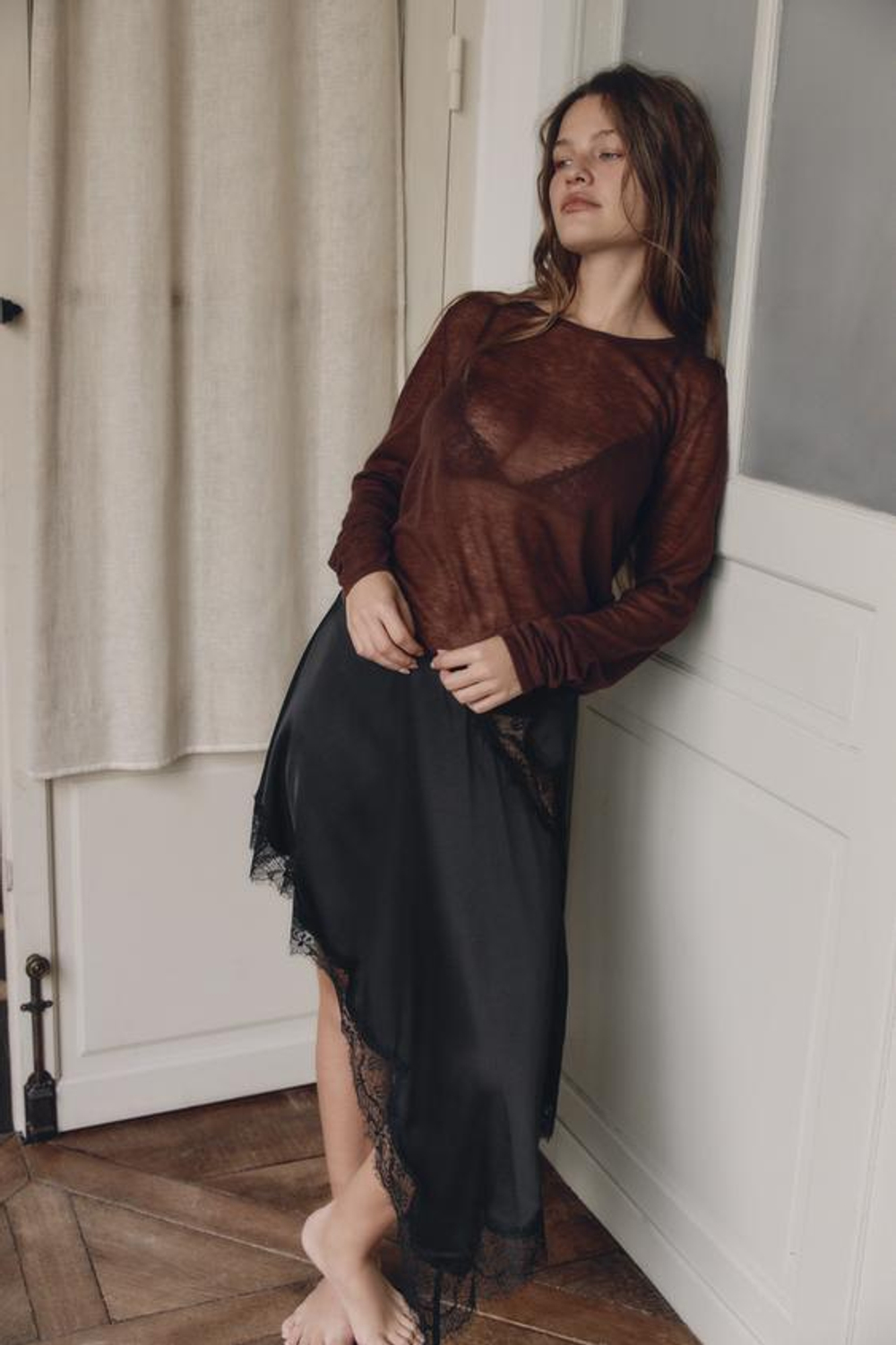 ZARA АТЛАСНАЯ АСИММЕТРИЧНАЯ ЮБКА С КРУЖЕВОМ, ЧЕРНЫЙ