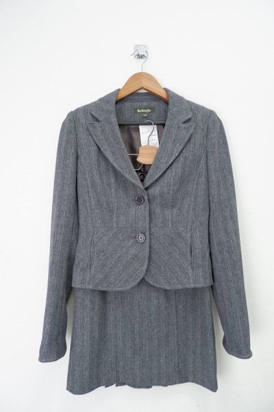 Женские костюмы секонд-хенд на распродаже: виды, особенности, фасоны Женские костюмы секонд-хенд на распродаже: виды, особенности, фасоны