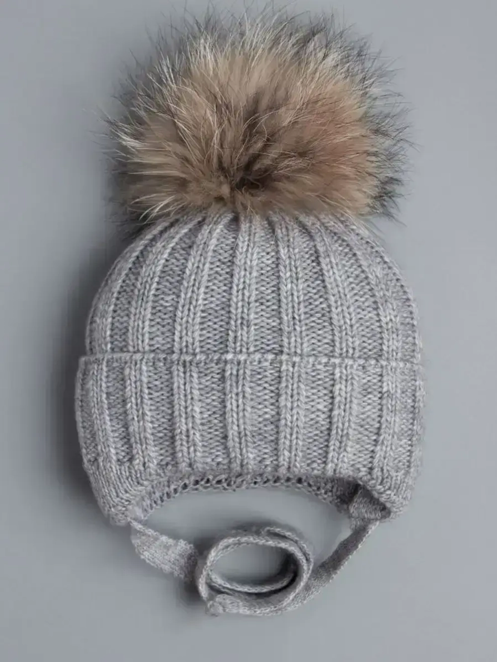 Шапка детская зимняя на завязках с помпоном