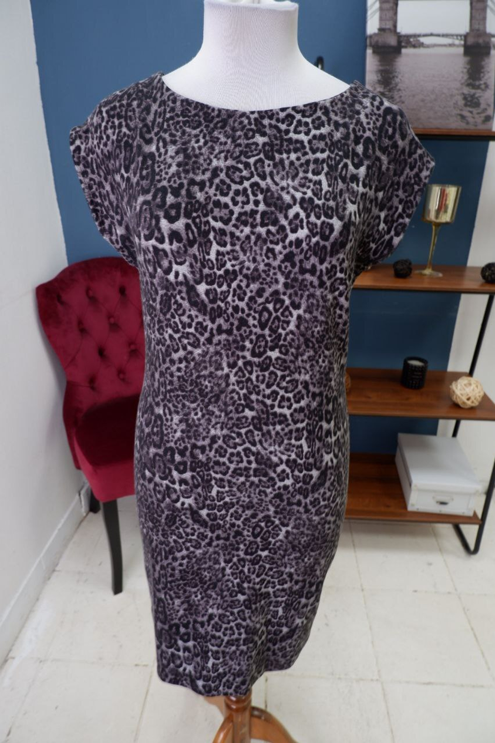 Платье Zara с анималистическим принтом 48 размер