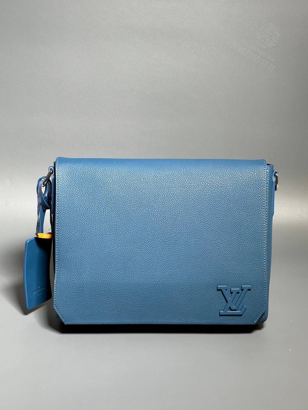 Сумка через плечо/мессенджер Louis Vuitton Takeoff