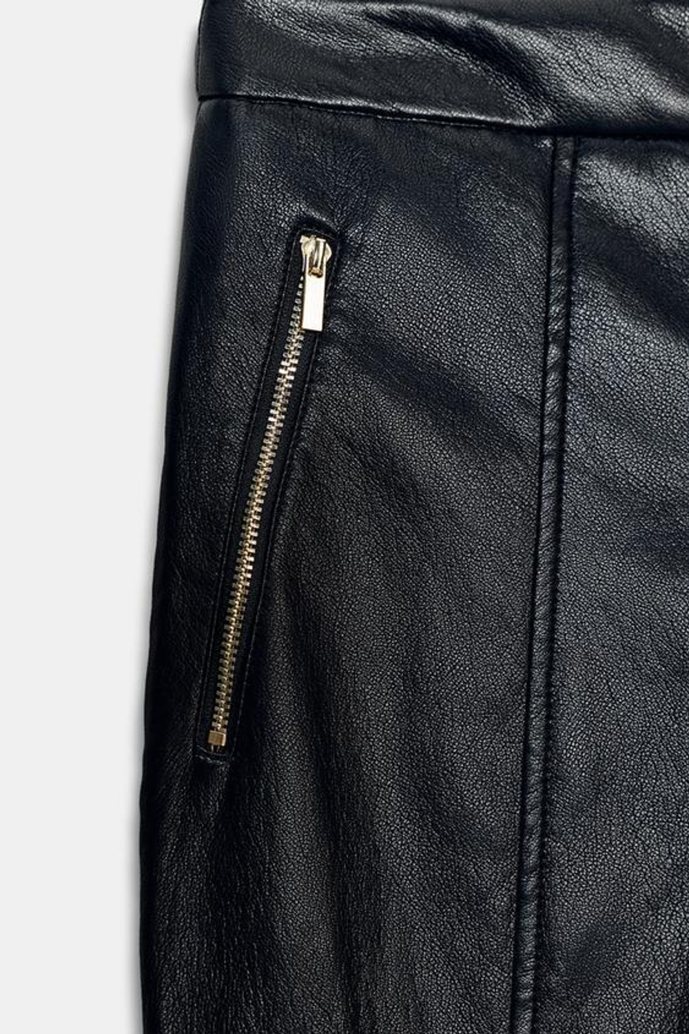 ZARA БРЮКИ FLARE ИЗ ИСКУССТВЕННОЙ КОЖИ, ЧЕРНЫЙ