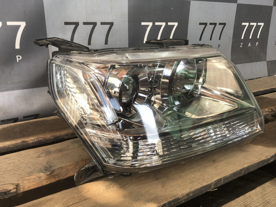 Фара правая Suzuki Grand Vitara 2 (JT) 05-15 Б/У Оригинал 3512065J12
