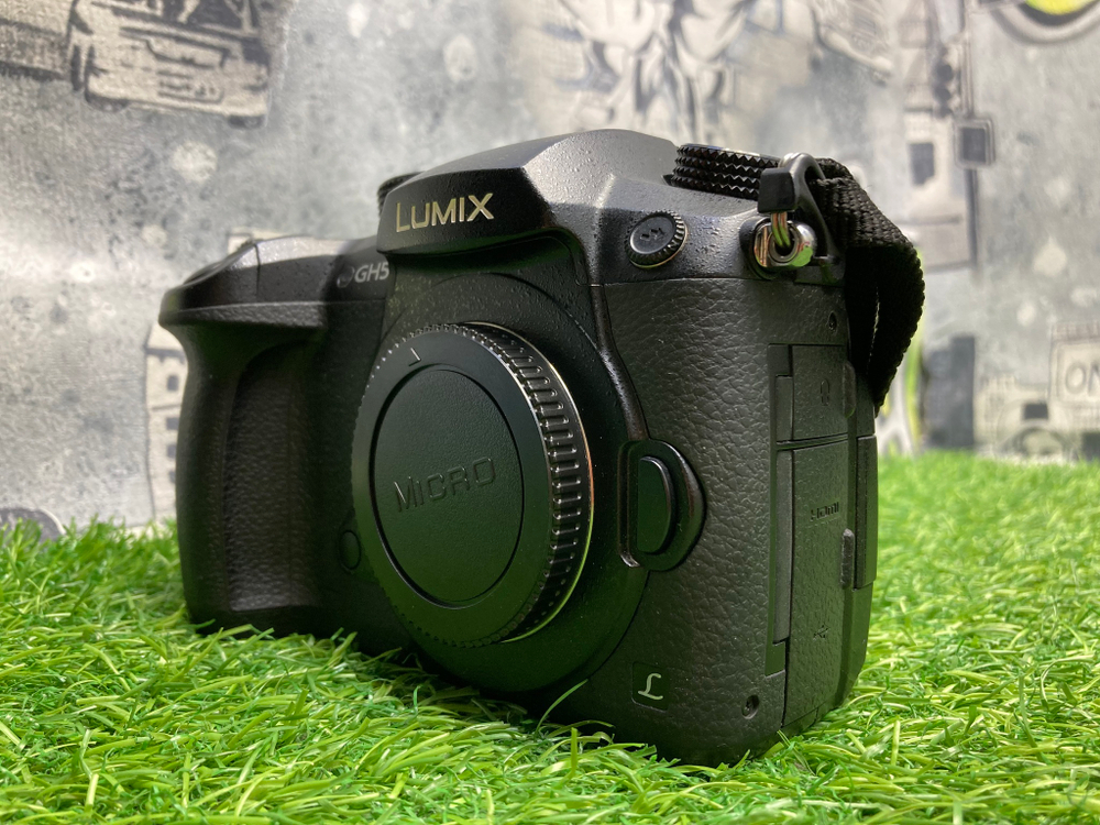 Panasonic Lumix GH5