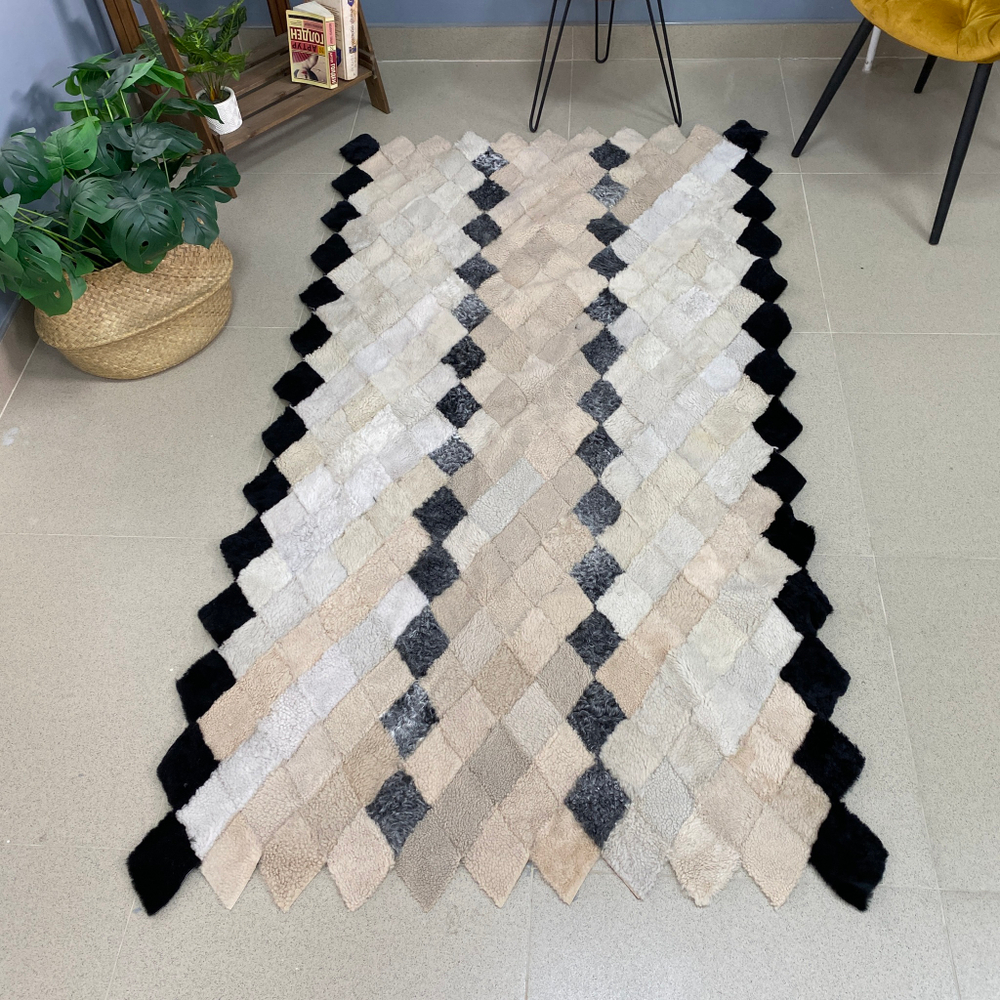 Коврик прикроватный накидка на кресло из кусочков овчины, 200 х 100 см.