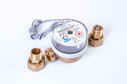 Водосчетчик ЭКО НОМ DN15 СВ 15-80 ДГ +КМЧ с обр. клапаном (10л/имп) в сборе
