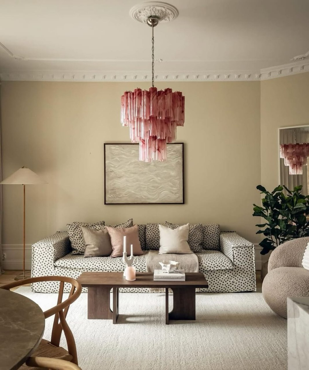 Стильная люстра из розового стекла ✨