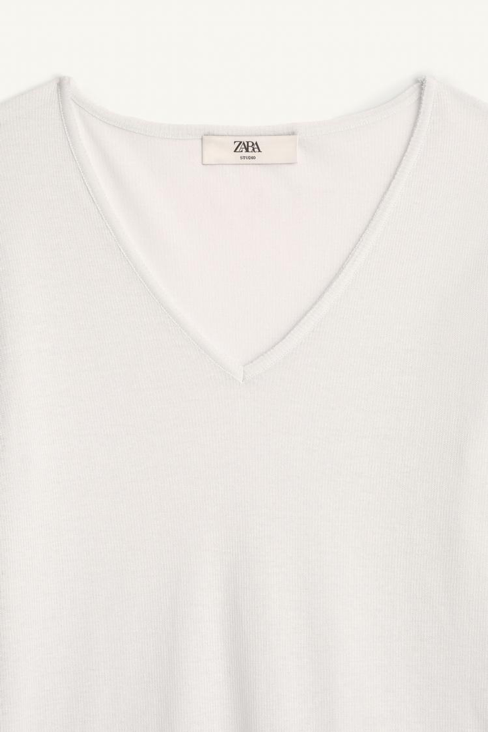 ZARA ФУТБОЛКА С V-ОБРАЗНЫМ ВЫРЕЗОМ - LIMITED EDITION, СВЕТЛО-ГОЛУБОЙ