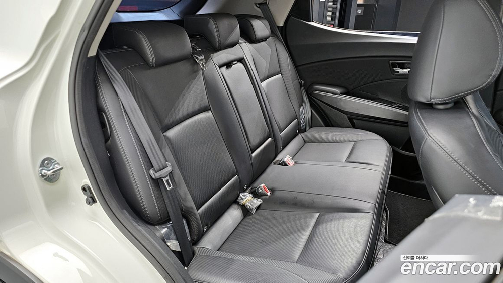 KG Mobility (Ssangyong) Very New Tivoli Бензин 1.5 2WD (04.2020)