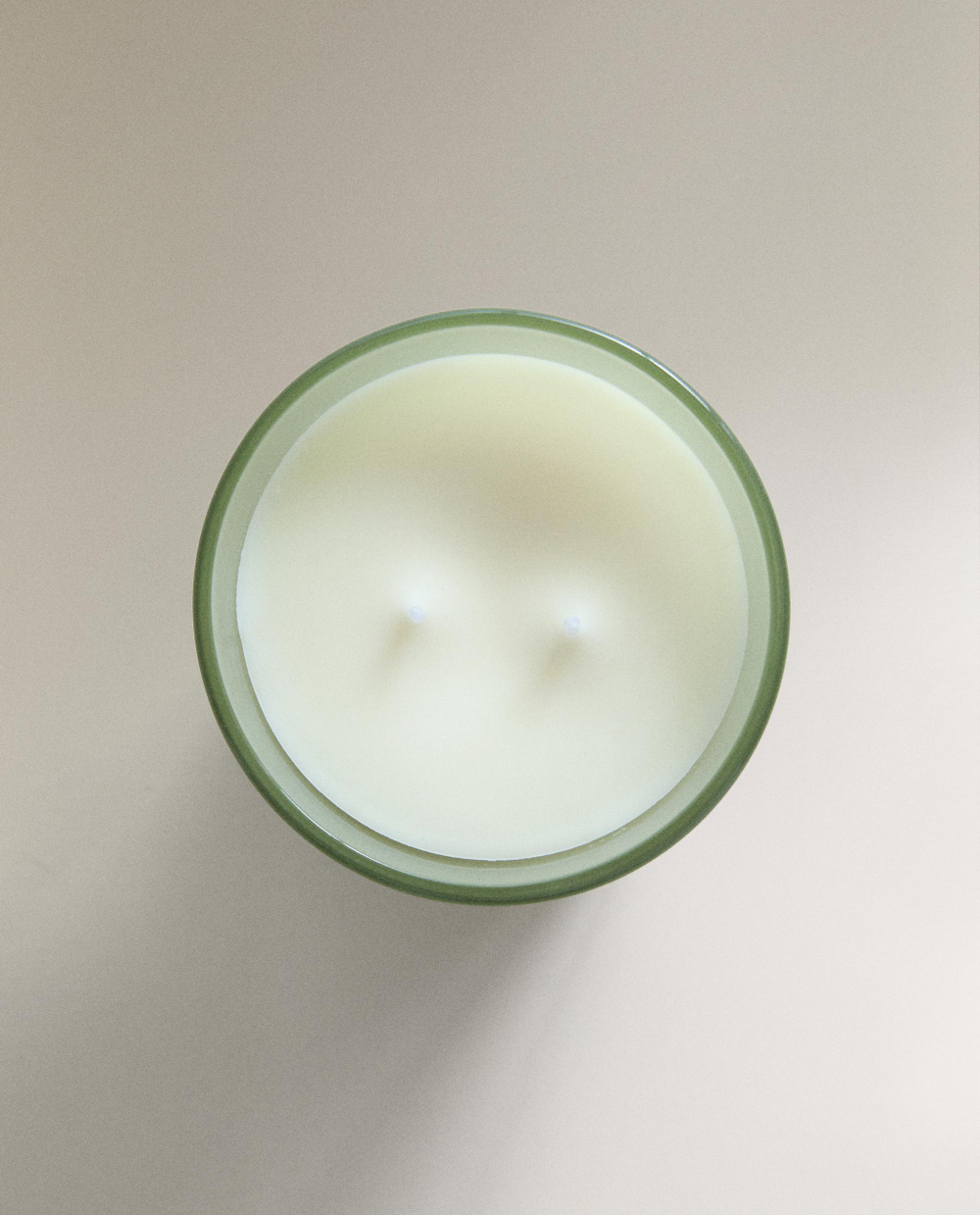 Zara Home Ароматическая свеча Tuberose, 350 г, аромат для дома