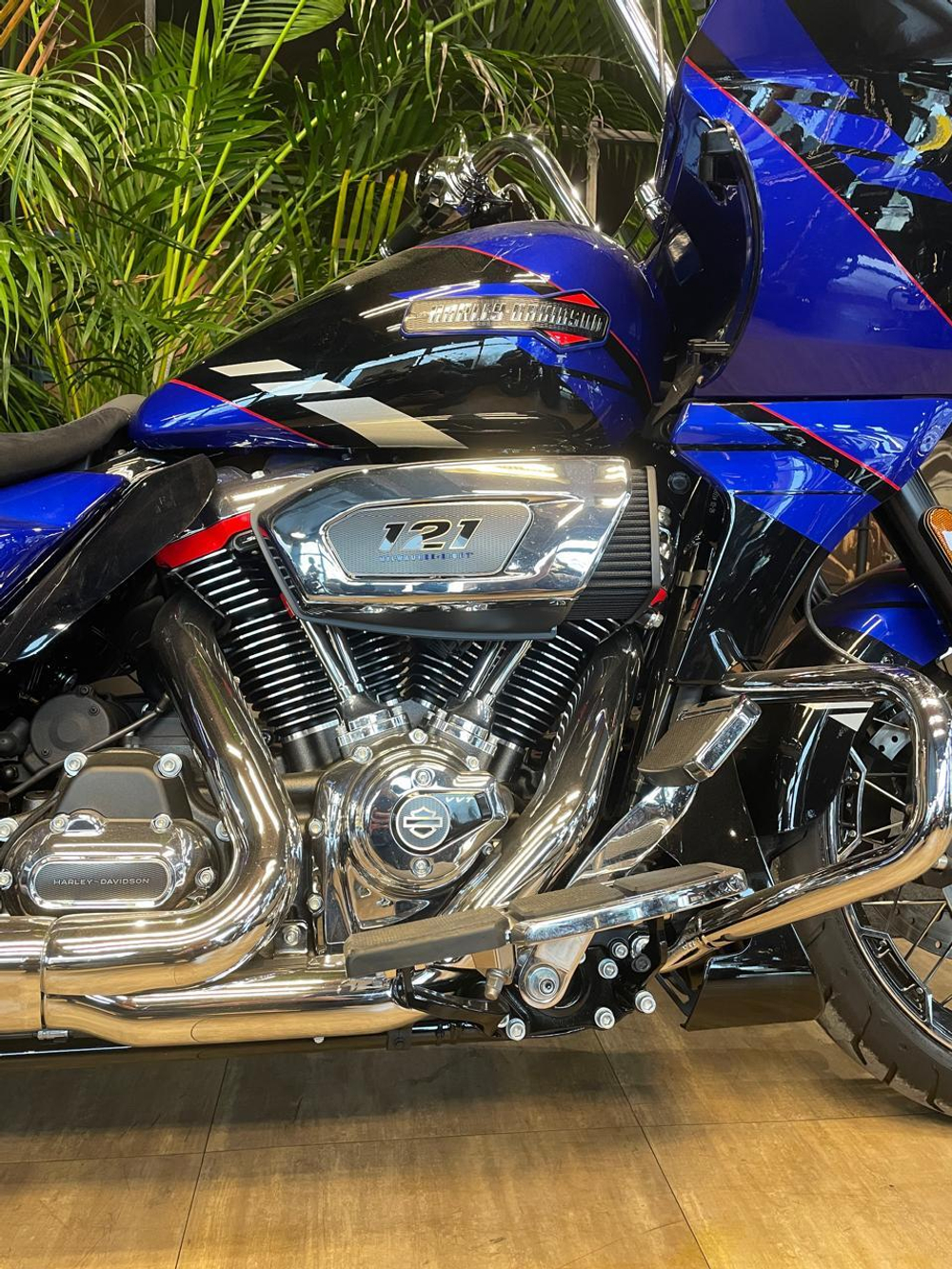 Harley-Davidson CVO Road Glide 121 (Blue Streak) 2025