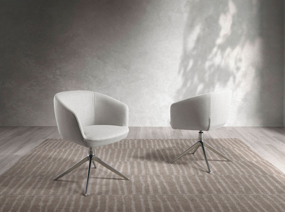 Поворотное кресло 4133/A172 из светло-серой ткани