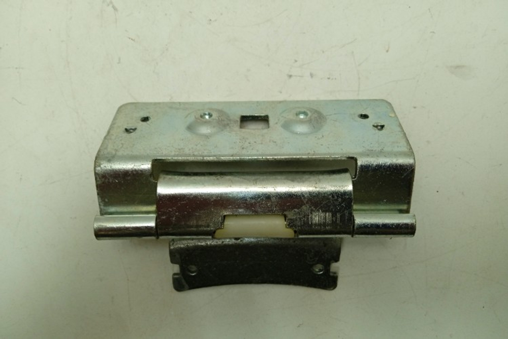 FE1014N кт140 Петля люка для стиральной машины Zanussi FE1014N б/у
