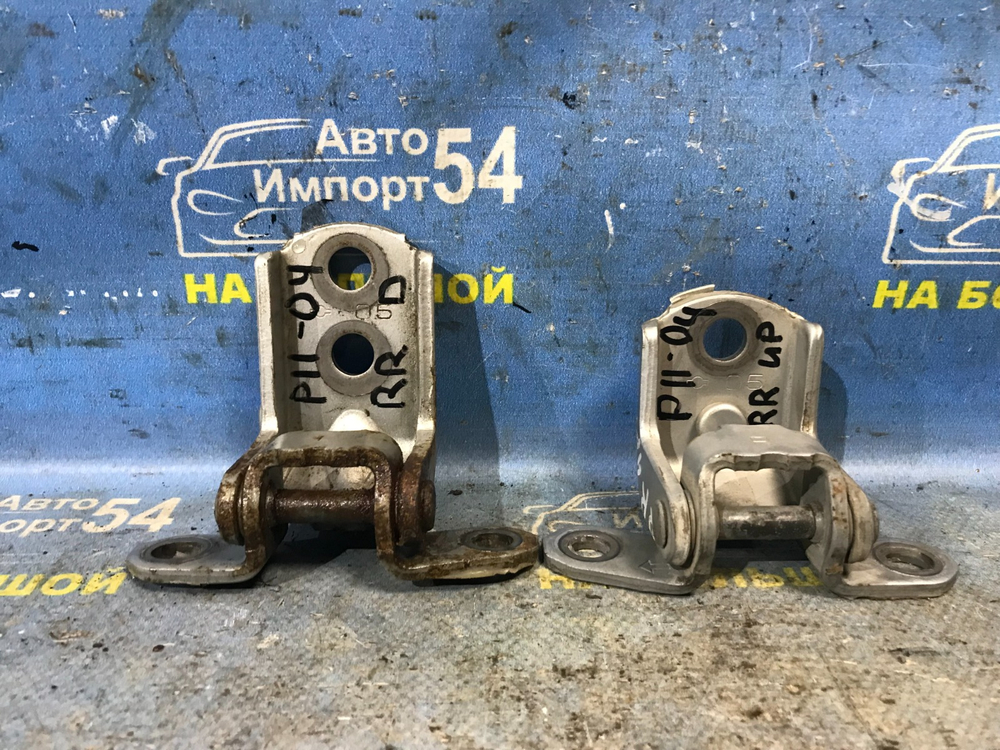 Петля двери задней правой NISSAN PRIMERA 1999