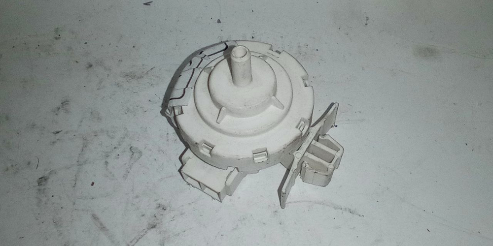 15 Датчик уровня воды (прессостат) для стиральных машин Gorenje, Hisense B7-2521-A005 б/у