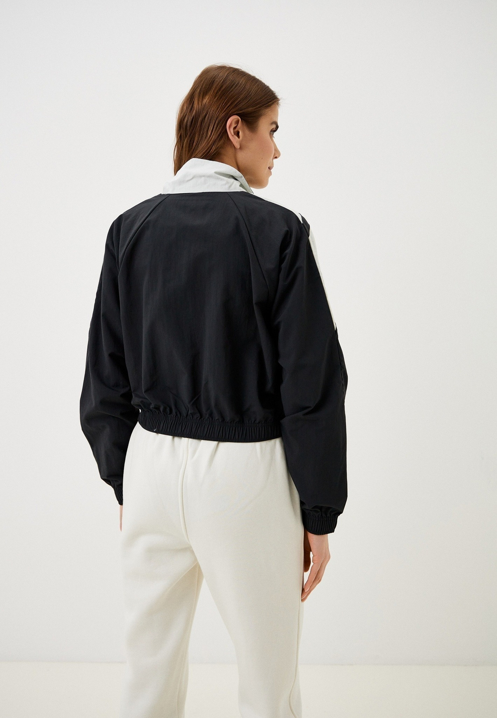 Ветровка женская REEBOK CL AE FR TT