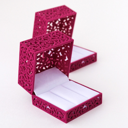 Подарочная коробочка с ажурным оформлением серия Кружева