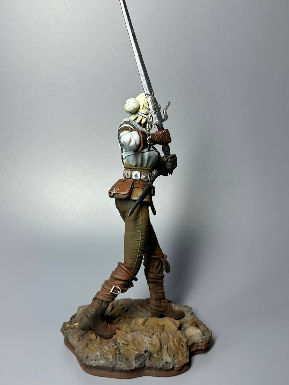 Ciri The Witcher Цири Ведьмак с мечом фигурка (окрашена)