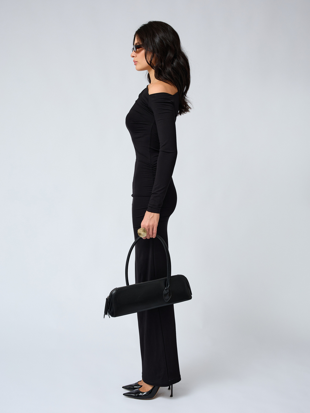 Платье с драпировкой на одно плечо