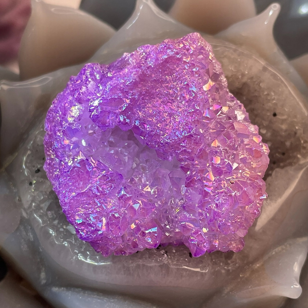 46731 Горный хрусталь Аура тон. друза 48мм