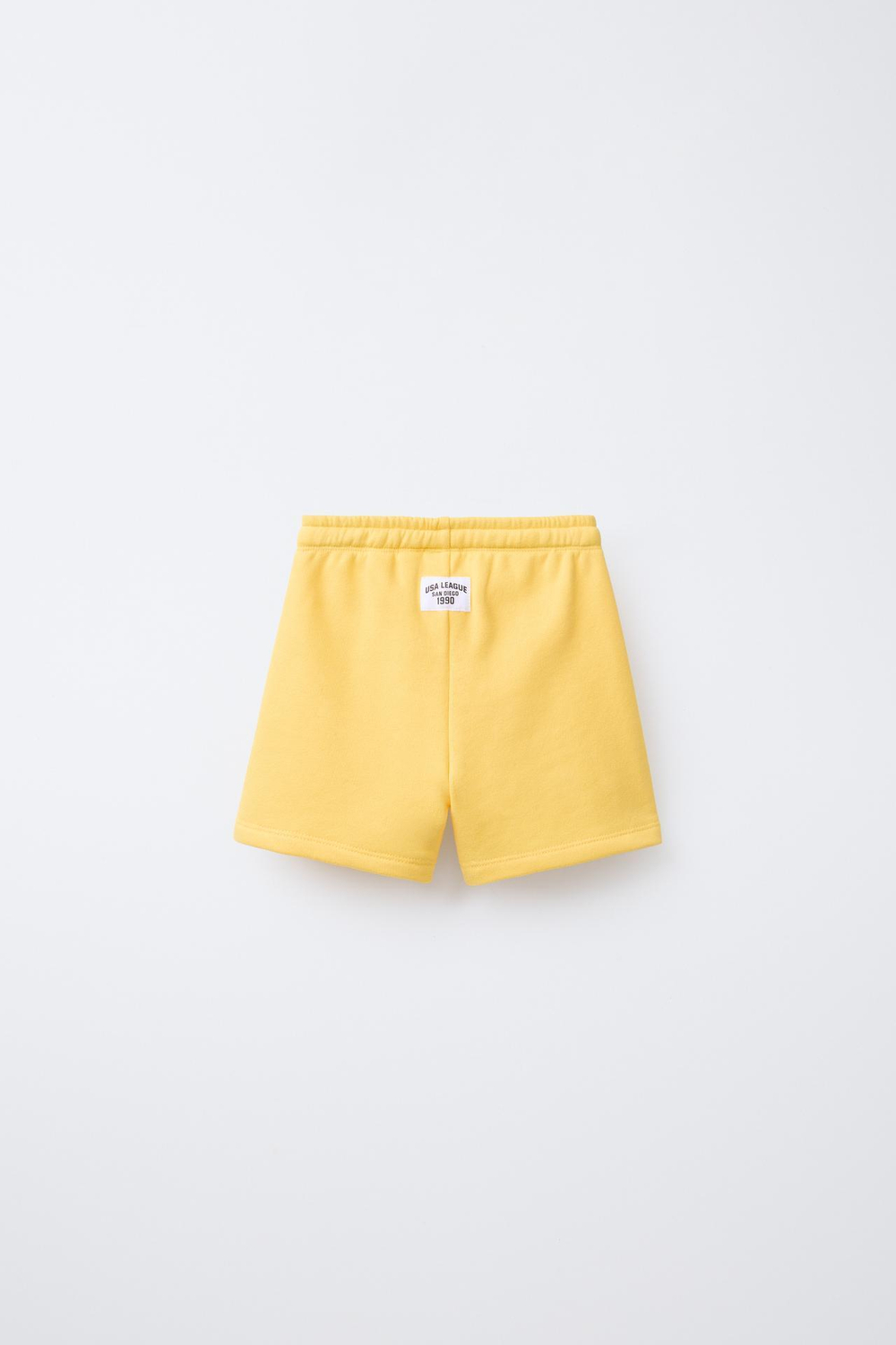 ZARA ШОРТЫ-ДЖОГГЕРЫ С НАШИВКОЙ, ЖЕЛТЫЙ