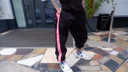 Брюки UNAFFECTED Япония с лампасами Черный