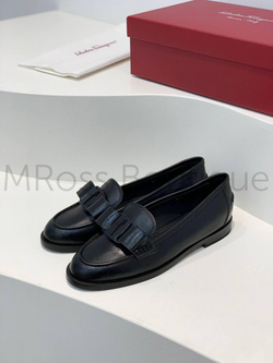 Женские лоферы Salvatore Ferragamo кожаные черные с бантом