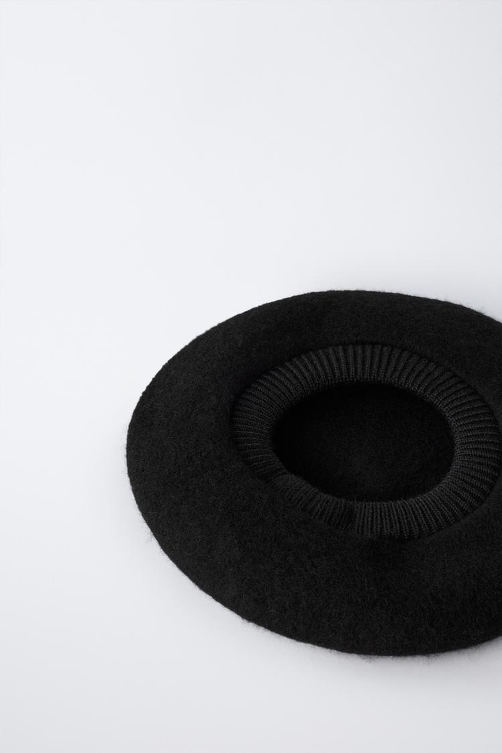 ZARA БЕРЕТ ИЗ 100% ШЕРСТИ, ЧЕРНЫЙ