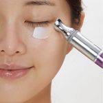 Массажный лифтинг-крем для век с микроиглами VT Cosmetics Reedle Shot Lifting Eye Cream 15 мл